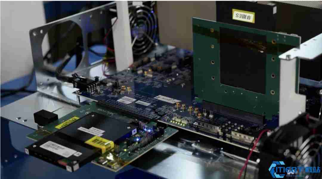 美光与Astera Labs展示首款PCIe 6.0 SSD，速度达27GB/s  第2张