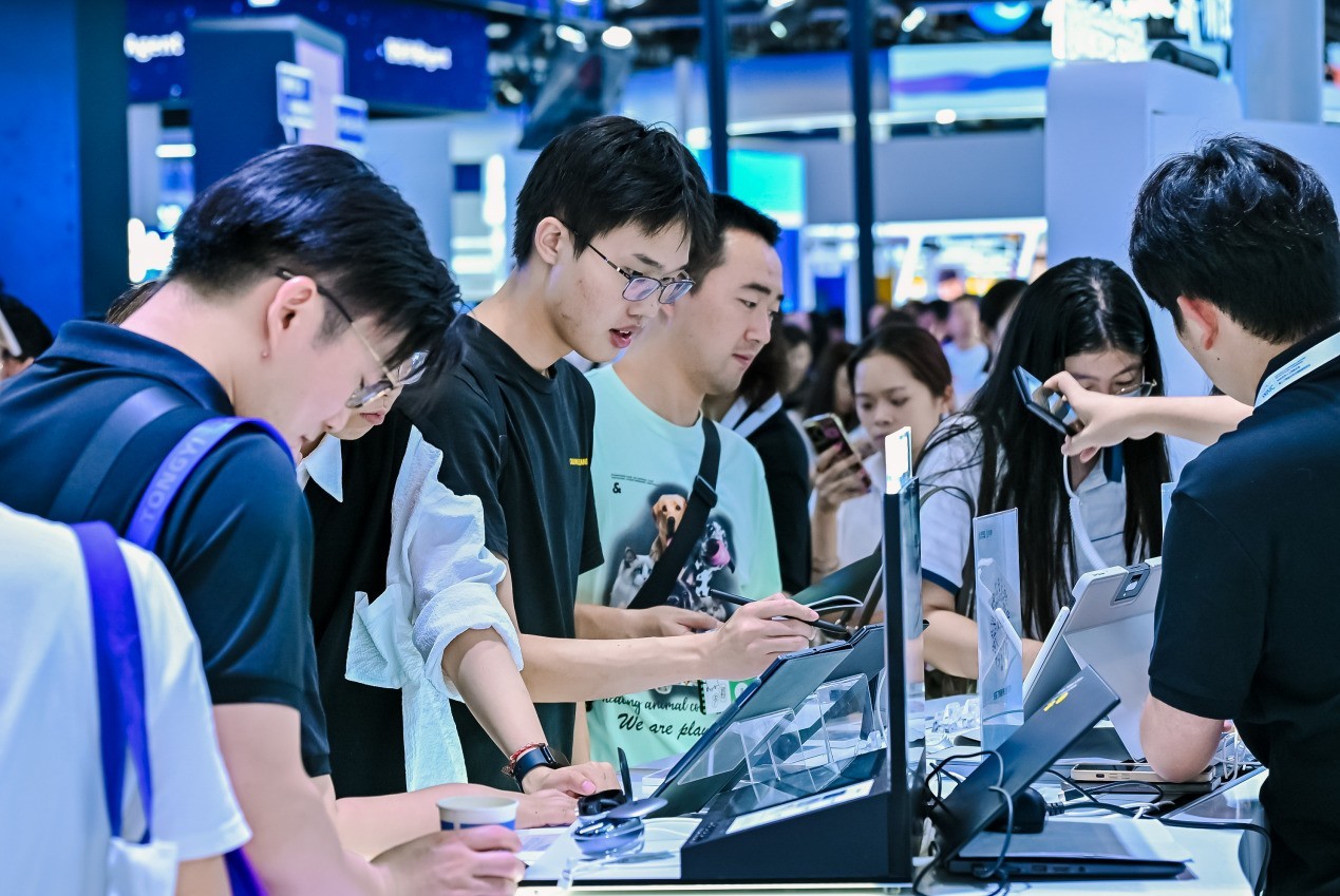 什么？这届大学生的全能AI伙伴来啦！讯飞星火X1全新升级！  第4张