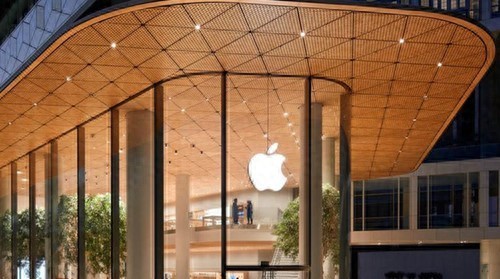苹果花费近10亿美元买楼 iPhone 15跌至脚底价果粉心碎！  第1张