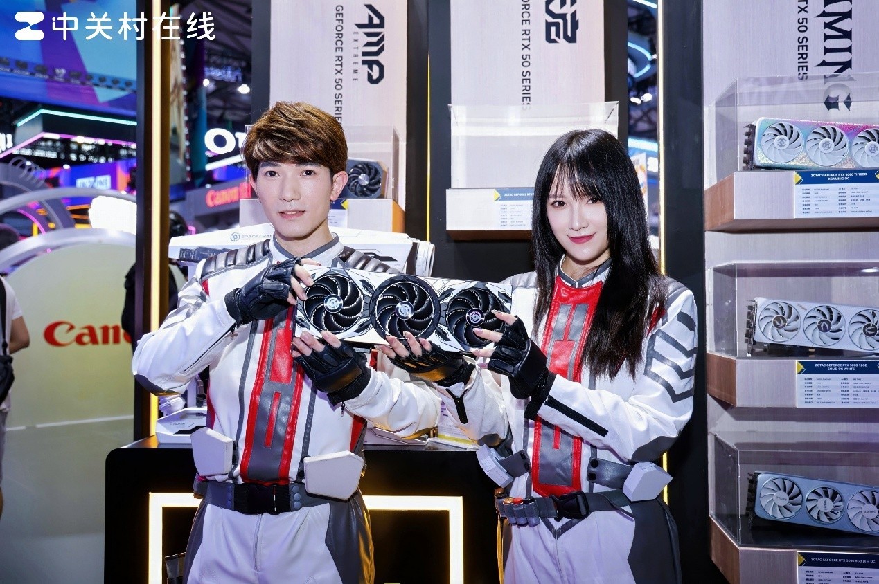 RTX 5080天启白色机甲美学太帅了 ChinaJoy2025索泰展台人气爆棚  第8张